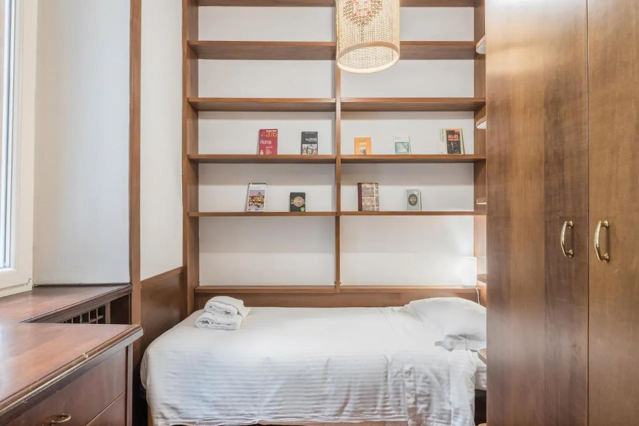 The Best Rent - Three-Bedroom Apartment Near Villa Borghese Rzym
